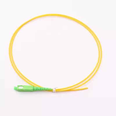 Weiß/Gelbes Pigtail SC/APC G652D Singlemode LSZH 1M Simplex 2,0mm Glasfaser-Pigtails