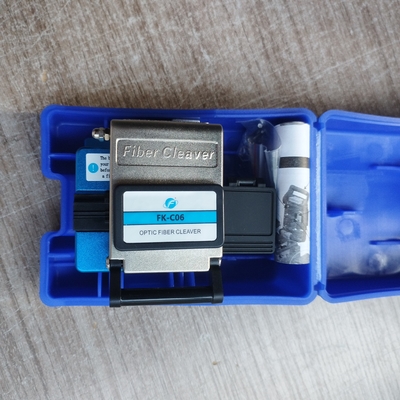 High-Precision-Optische Faser-Cleaver-Kit für das Schneiden von 9-16mm nackten Fasern ≤0,5° Schneidwinkel