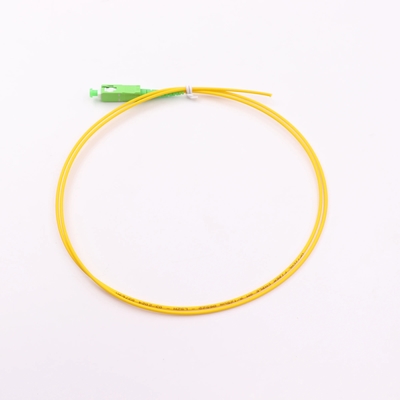 Weiß/Gelbes Pigtail SC/APC G652D Singlemode LSZH 1M Simplex 2,0mm Glasfaser-Pigtails
